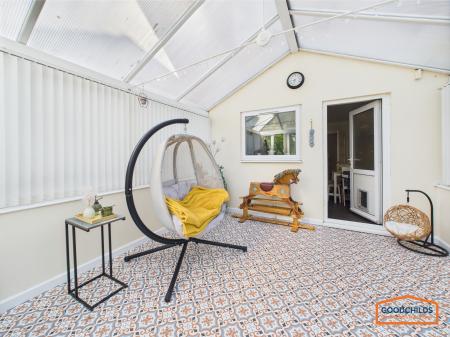 4 bedroom Detached house for sale in Fairburn Crescent, Pelsall, WS3