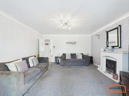 4 bedroom Detached house for sale in Fairburn Crescent, Pelsall, WS3