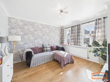 4 bedroom Detached house for sale in Fairburn Crescent, Pelsall, WS3