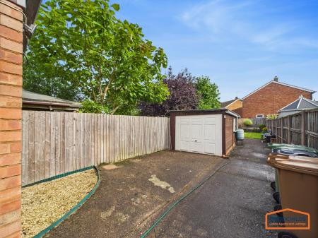 3 bedroom Semi-detached house for sale in Hednesford Road, Brownhills, WS8