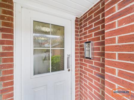 2 bedroom Apartment for sale in Lapwing Close, Brownhills, WS8