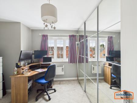 2 bedroom Apartment for sale in Lapwing Close, Brownhills, WS8