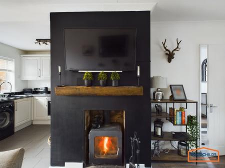 2 bedroom Semi-detached house for sale in Clarendon Road, Shelfield, WS4