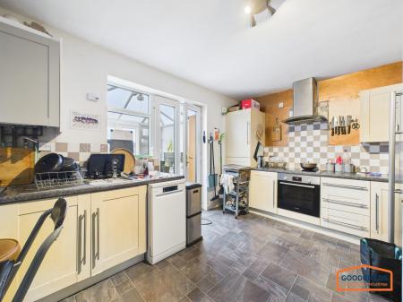 3 bedroom End of terrace house for sale in Cherwell Drive, Brownhills, WS8