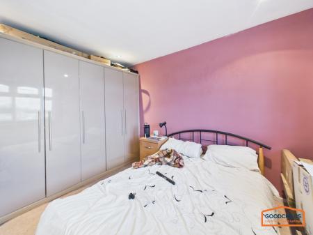 3 bedroom End of terrace house for sale in Cherwell Drive, Brownhills, WS8