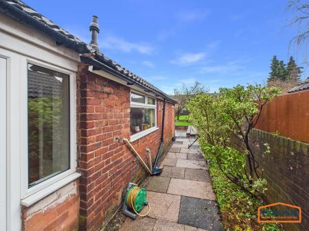 2 bedroom Semi-detached house for sale in Hednesford Road, Brownhills, WS8