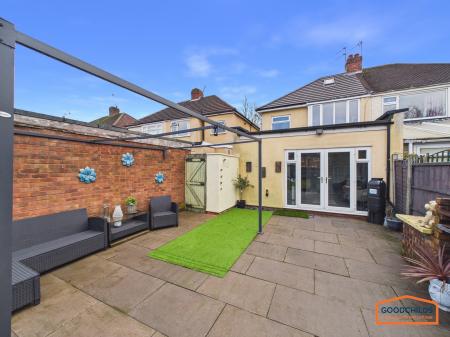 3 bedroom Semi-detached house for sale in Broad Lane South, Wolverhampton, WV11