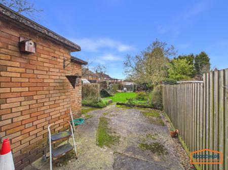 3 bedroom Semi-detached house for sale in Valley View, Brownhills, WS8