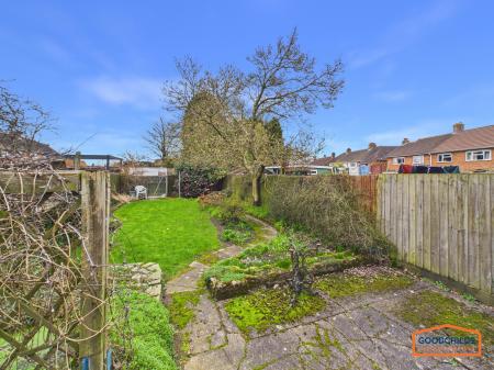 3 bedroom Semi-detached house for sale in Valley View, Brownhills, WS8