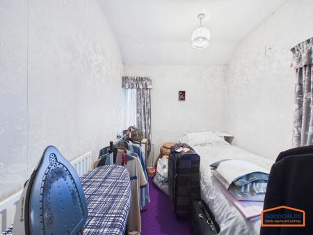 3 bedroom Semi-detached house for sale in Valley View, Brownhills, WS8