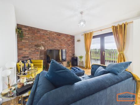 2 bedroom Apartment for sale in Sadlers Mill, Brownhills, WS8