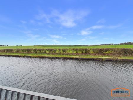 2 bedroom Apartment for sale in Sadlers Mill, Brownhills, WS8