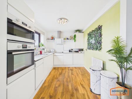2 bedroom Apartment for sale in Sadlers Mill, Brownhills, WS8