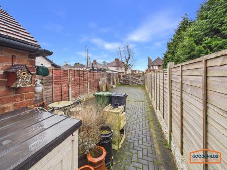 3 bedroom Terraced House for sale in Lichfield Road, Brownhills, WS8