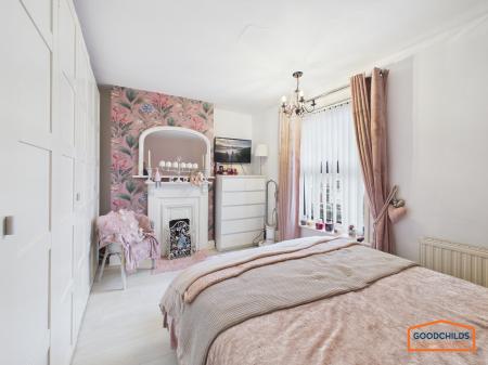 3 bedroom Terraced House for sale in Lichfield Road, Brownhills, WS8