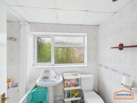 3 bedroom Semi-detached house to let in Oak Road, Pelsall, WS3