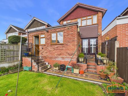 3 bedroom Link detached house for sale in Whitehorse Road, Brownhills, WS8