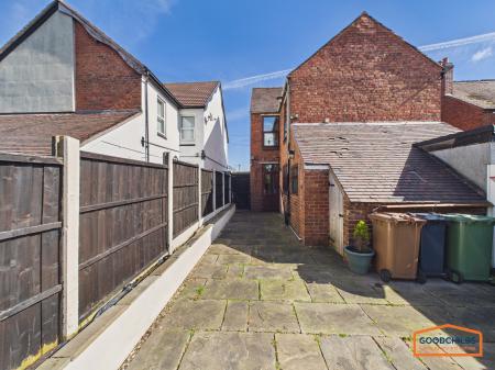 3 bedroom Semi-detached house for sale in Hednesford Road, Brownhills, WS8