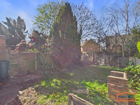 2 bedroom Terraced House to let in Clockmill Road, Pelsall, WS3