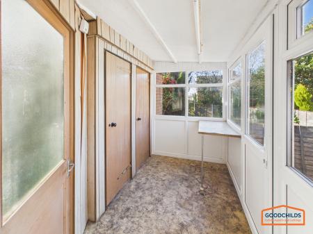 2 bedroom Terraced House to let in Clockmill Road, Pelsall, WS3