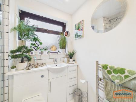 2 bedroom Flat for sale in Sadler Road, Walsall, WS8
