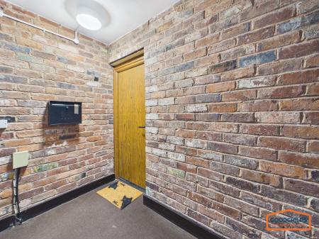 2 bedroom Flat for sale in Sadler Road, Walsall, WS8