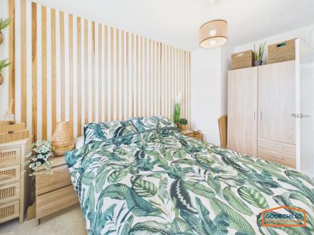 2 bedroom Flat for sale in Sadler Road, Walsall, WS8