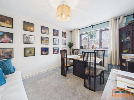 2 bedroom Flat for sale in Sadler Road, Walsall, WS8