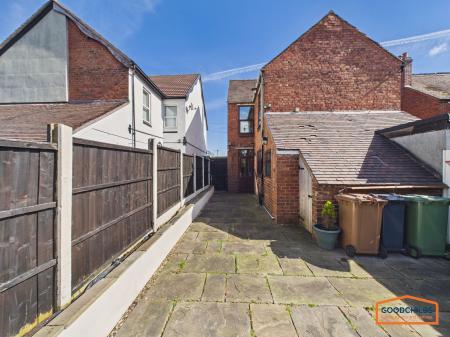 3 bedroom Semi-detached house for sale in Hednesford Road, Walsall, WS8