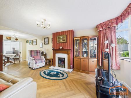 5 bedroom Semi-detached house for sale in Canterbury Close, Walsall, WS3