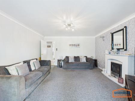 4 bedroom Detached house for sale in Fairburn Crescent, Pelsall, WS3