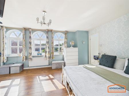 4 bedroom Detached house for sale in Fairburn Crescent, Pelsall, WS3