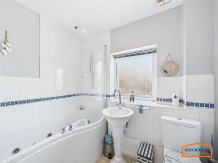 4 bedroom Detached house for sale in Fairburn Crescent, Pelsall, WS3