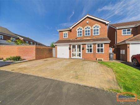 4 bedroom Detached house for sale in Fairburn Crescent, Pelsall, WS3