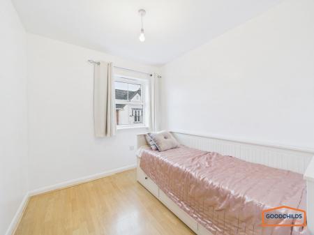 2 bedroom Flat for sale in Lapwing Close, Brownhills, WS8