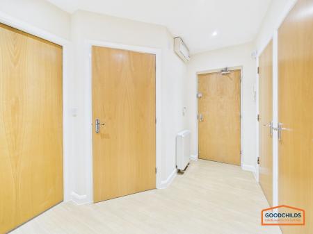 2 bedroom Flat for sale in Lapwing Close, Brownhills, WS8