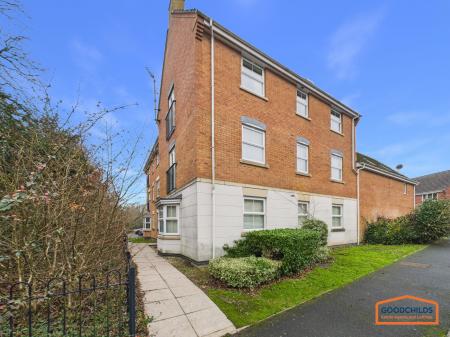 2 bedroom Flat for sale in Lapwing Close, Brownhills, WS8