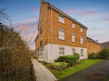 2 bedroom Flat for sale in Lapwing Close, Brownhills, WS8