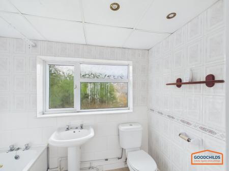3 bedroom Semi-detached house to let in Oak Road, Pelsall, WS3