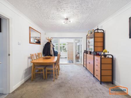 4 bedroom Detached house for sale in Holmbridge Grove, Shelfield, WS4