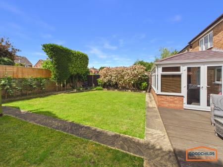 4 bedroom Detached house for sale in Holmbridge Grove, Shelfield, WS4
