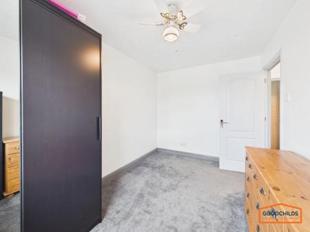 4 bedroom Detached house for sale in Holmbridge Grove, Shelfield, WS4