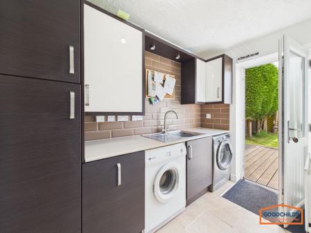 4 bedroom Detached house for sale in Holmbridge Grove, Shelfield, WS4