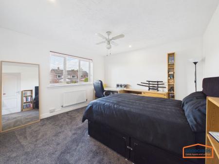 4 bedroom Detached house for sale in Holmbridge Grove, Shelfield, WS4