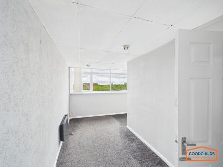 2 bedroom Flat to let in High Street, Brownhills, WS8