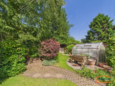 3 bedroom Semi-detached house for sale in Glenwood Rise, Walsall, WS9