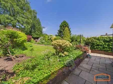 3 bedroom Semi-detached house for sale in Glenwood Rise, Walsall, WS9
