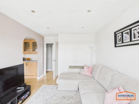 2 bedroom Flat to let in Lapwing Close, Brownhills, WS8