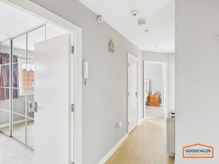 2 bedroom Flat to let in Lapwing Close, Brownhills, WS8
