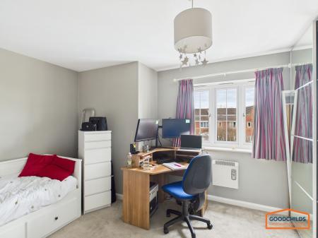 2 bedroom Flat to let in Lapwing Close, Brownhills, WS8